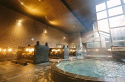 スーパー銭湯 ゆらら1