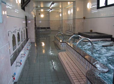 白山湯六条店１