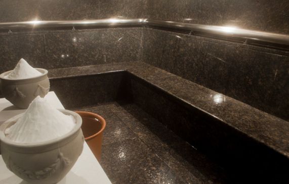 すすきの天然温泉 スパ・サフロ４