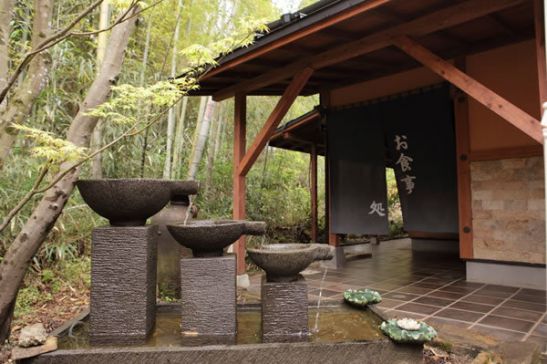 平山温泉 日帰り温泉「華の番台」３