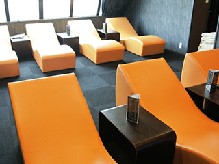 仮眠室はカウチベッド