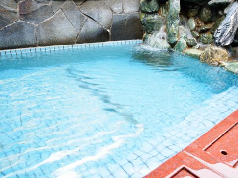 水風呂は外気でバイブラ